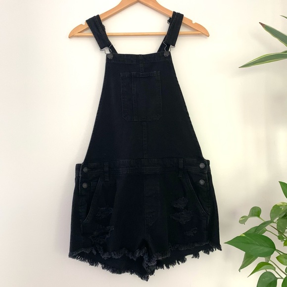 Black Overall Shorts - Picture 2 of 6